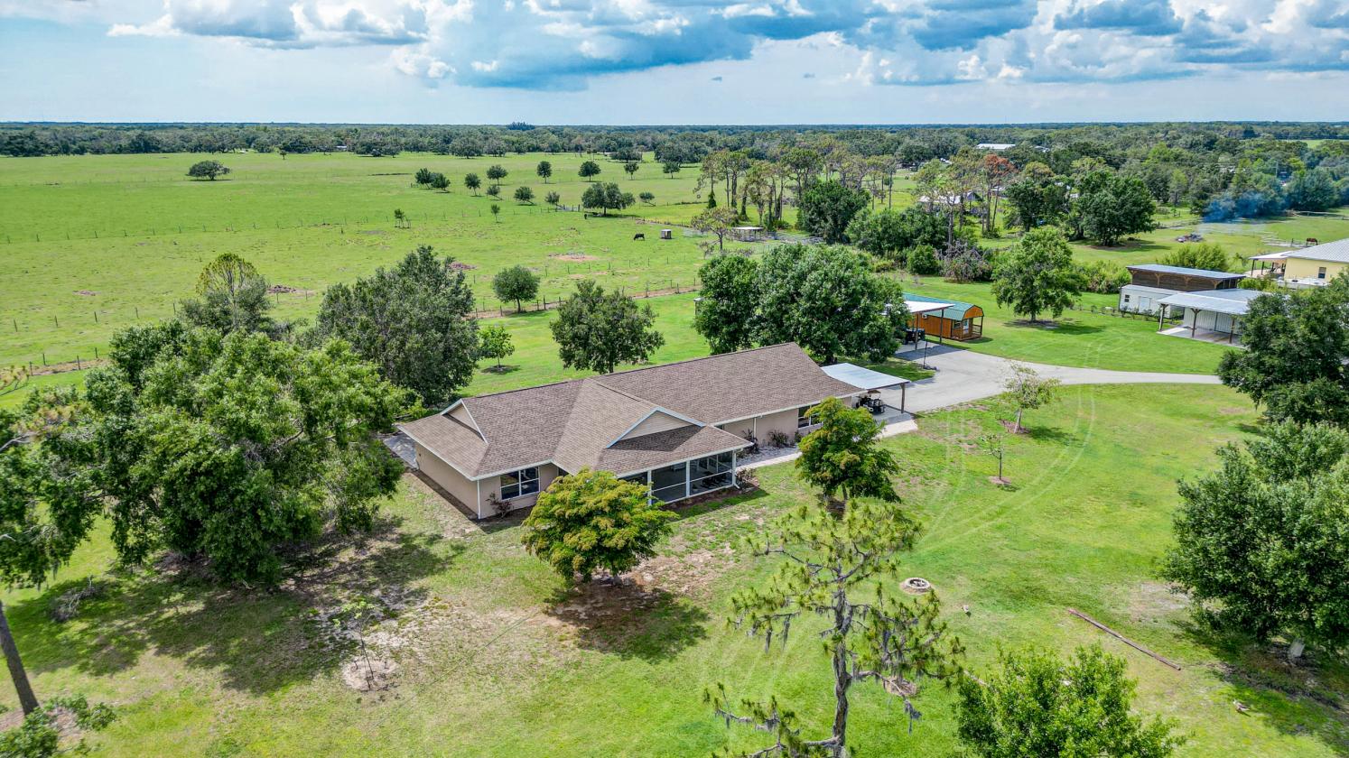 10 Acre Secluded Estate Ready for Horses and Cows - photo 5
