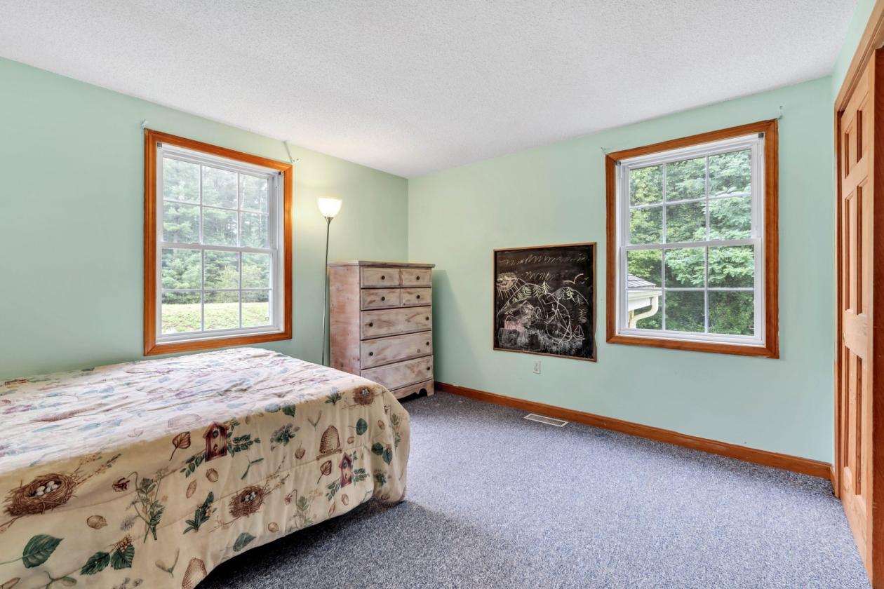 Serene 7.74 Acre Equestrian/Hobby Farm! - photo 12