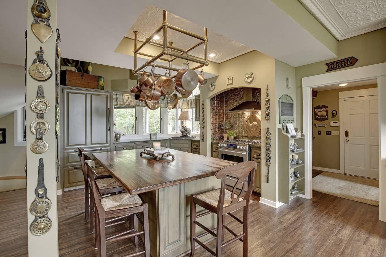 Luxury Eagan, MN Equestrian Estate surrounded by 122 Acre Patrick