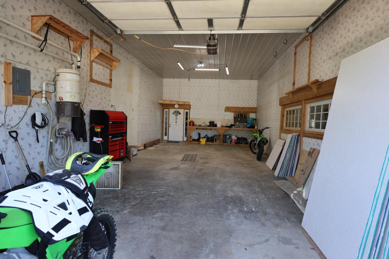 Riverfront Farmette! 25+acres allows horses - photo 7