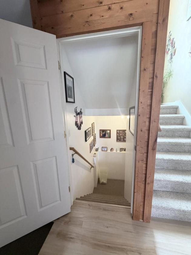 Beautiful Home on 15 Acres!! - photo 17