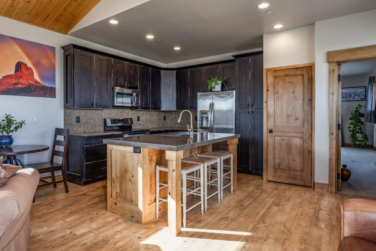 Extraordinary Equestrian Estate with Wasatch Mtn Views - photo 27