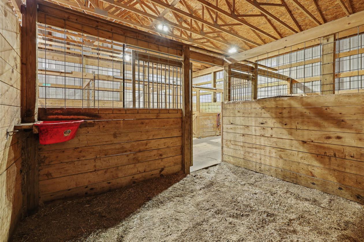 HUGE PRICE DROP - Indoor Arena + Secluded Home - photo 16