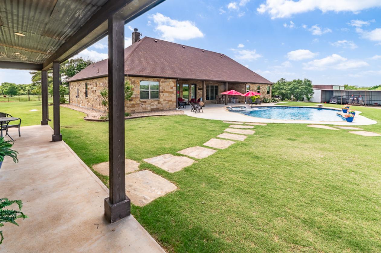 Scenic 64 Acre Horse & Cattle Property - photo 12