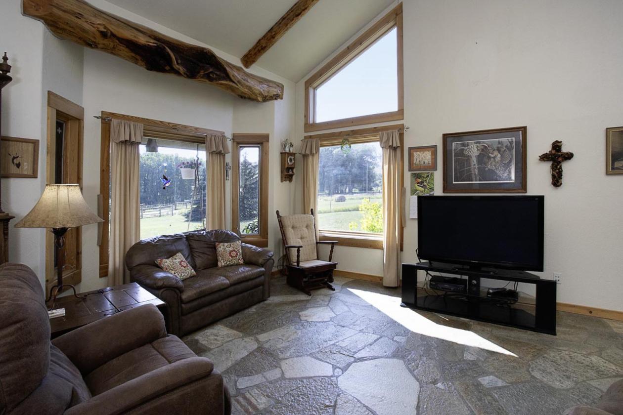 Spectacular Beartooth MTNS View 10-acre Ranchette - photo 10