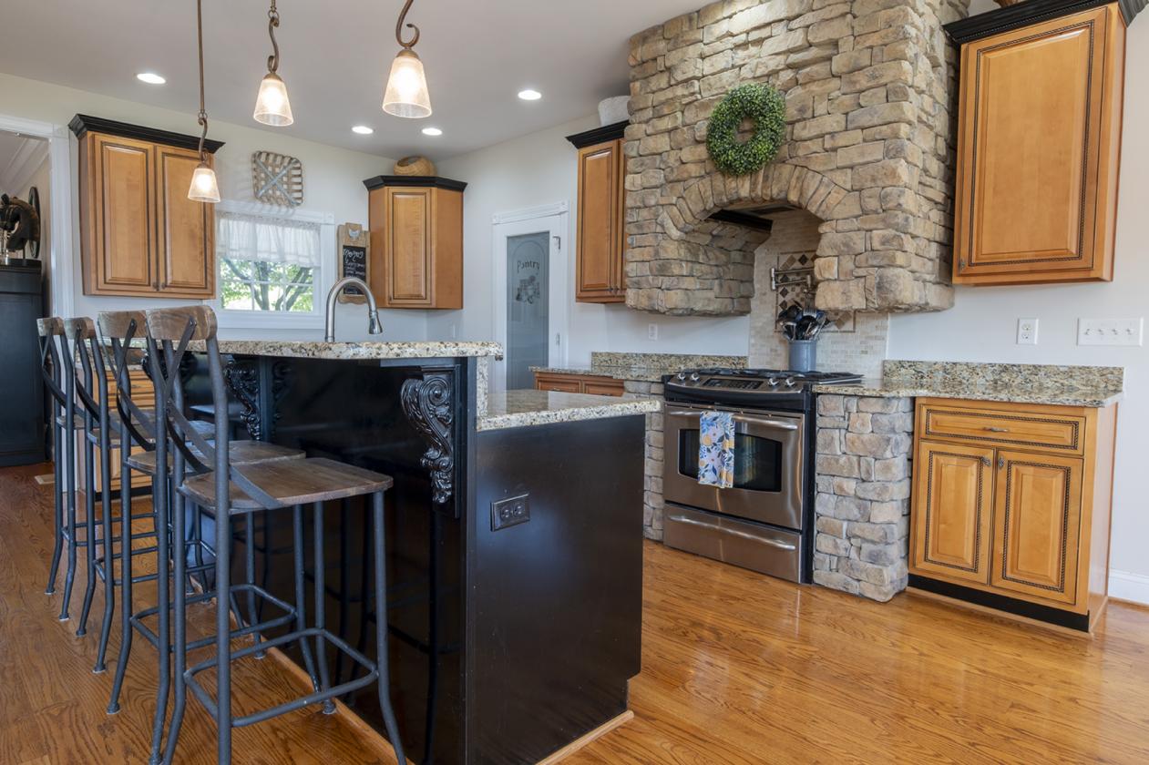 LUXURY HOME IN AMAZING EQUESTRIAN COMMUNITY - photo 11