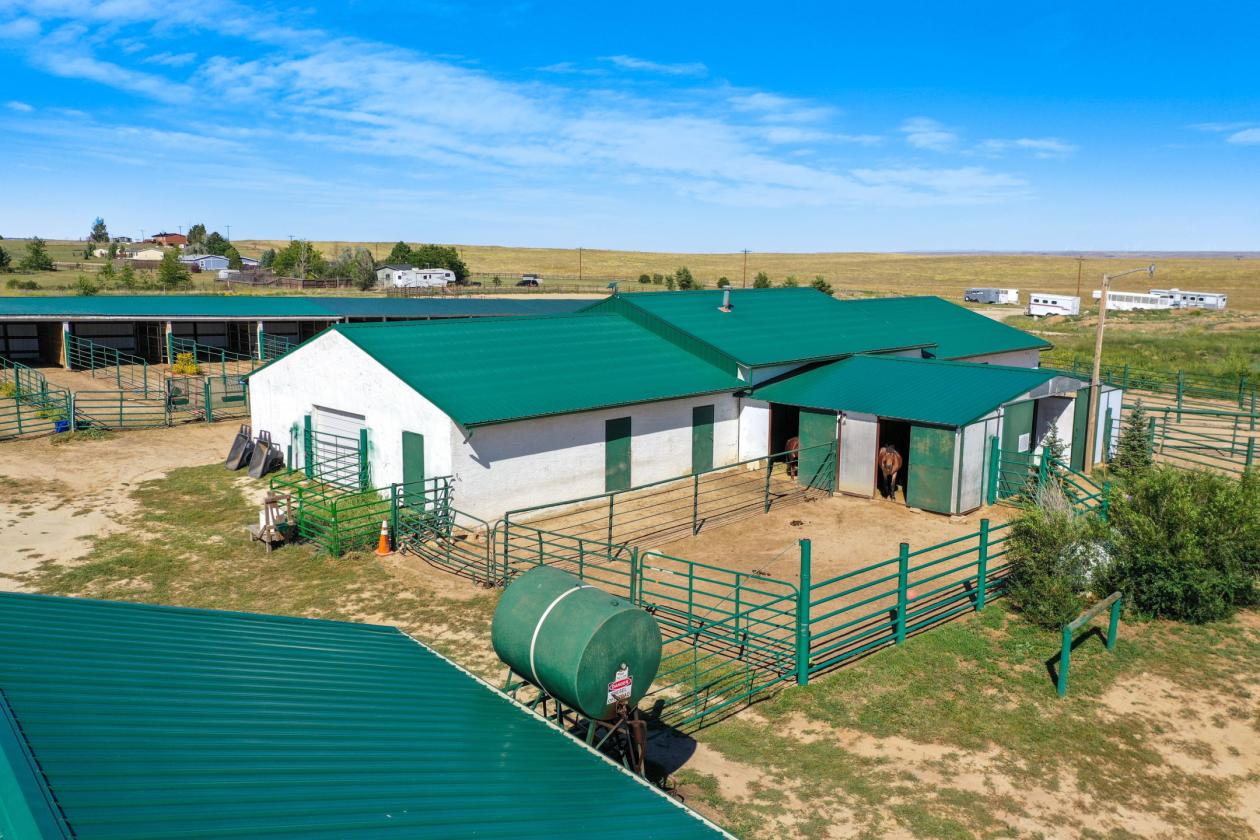 Boarding Facility - 40 stalls - 80 AC - 2 Homes - photo 6