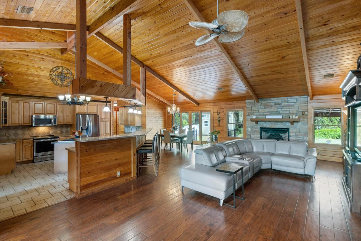 Luxury Farm on 5.96 Acres - photo 5