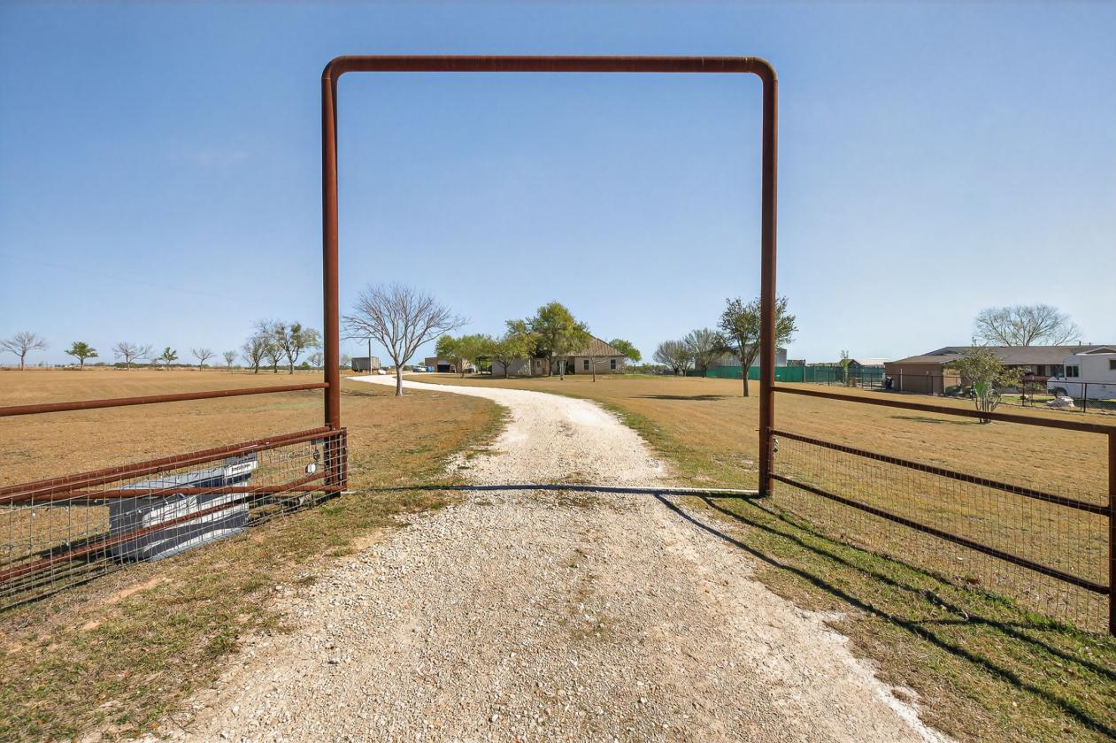 27 acres, pastures, grazing - photo 2