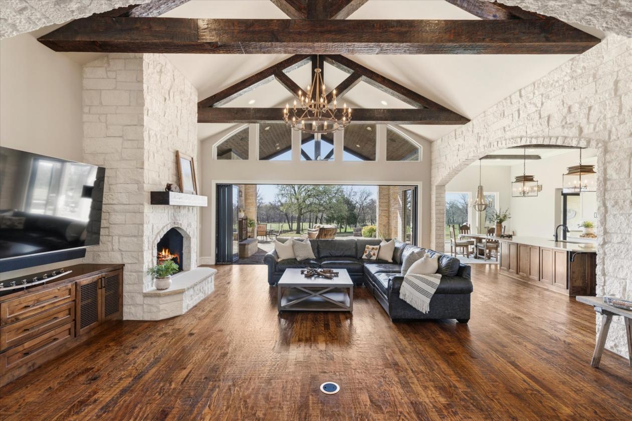 The perfect luxury home with privacy - photo 5