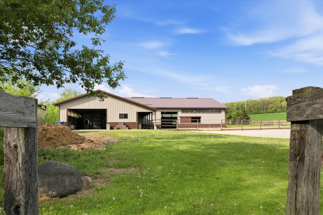 Luxury Equestrian Estate w/ Indoor & New Outdoor - photo 14
