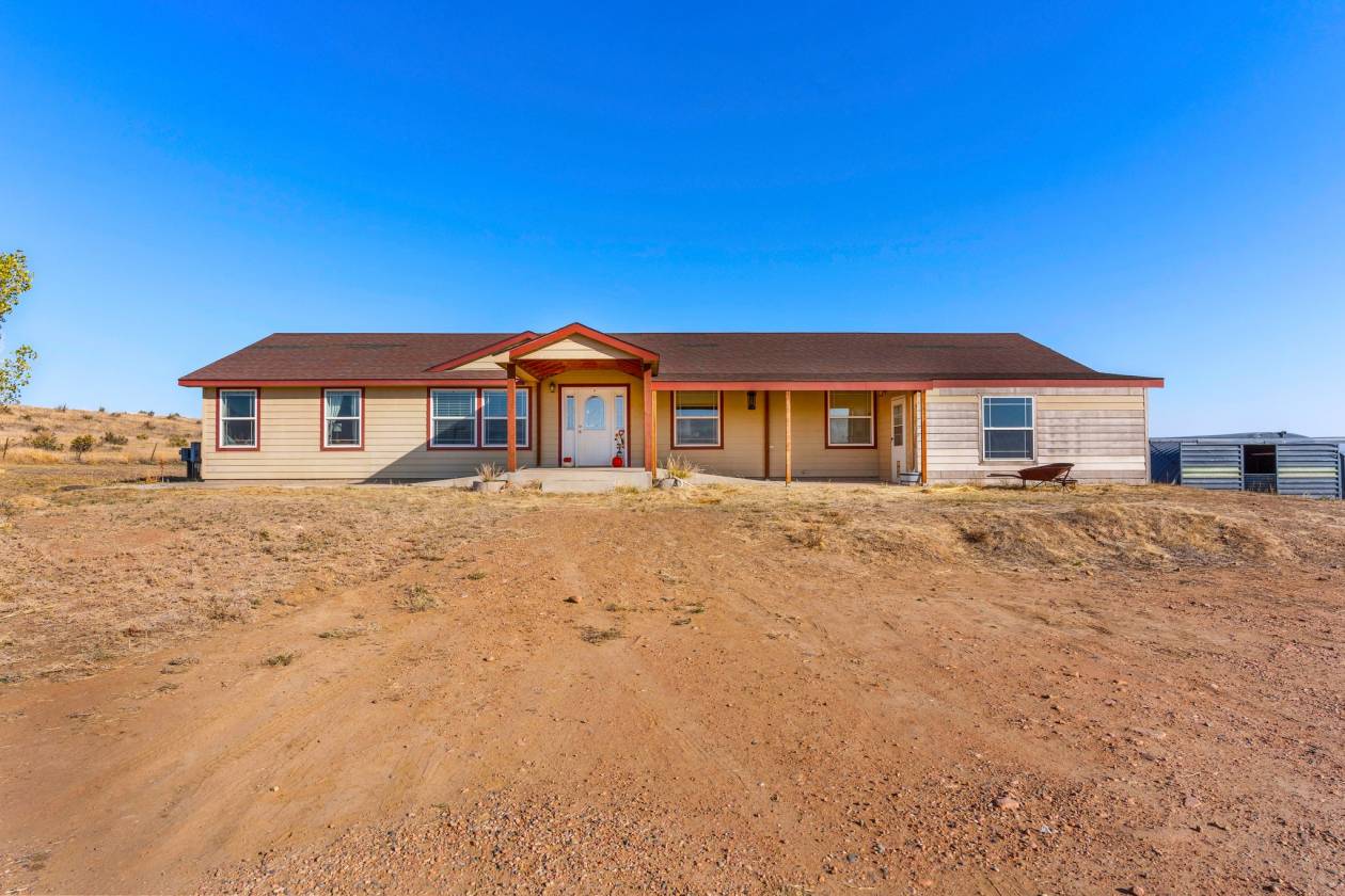 Horse Property for sale.