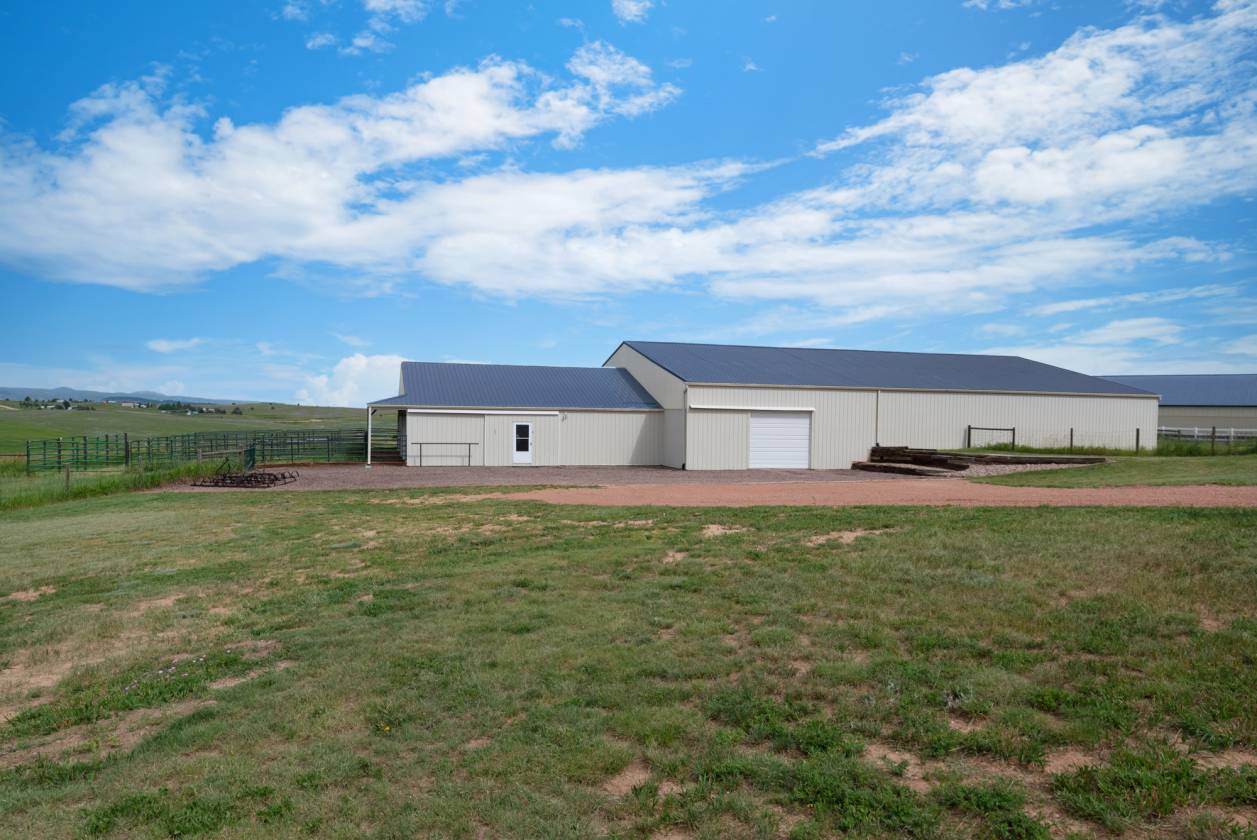GORGEOUS RANCHER*VIEWS* INDOOR ARENA* 35 ACRES - photo 27