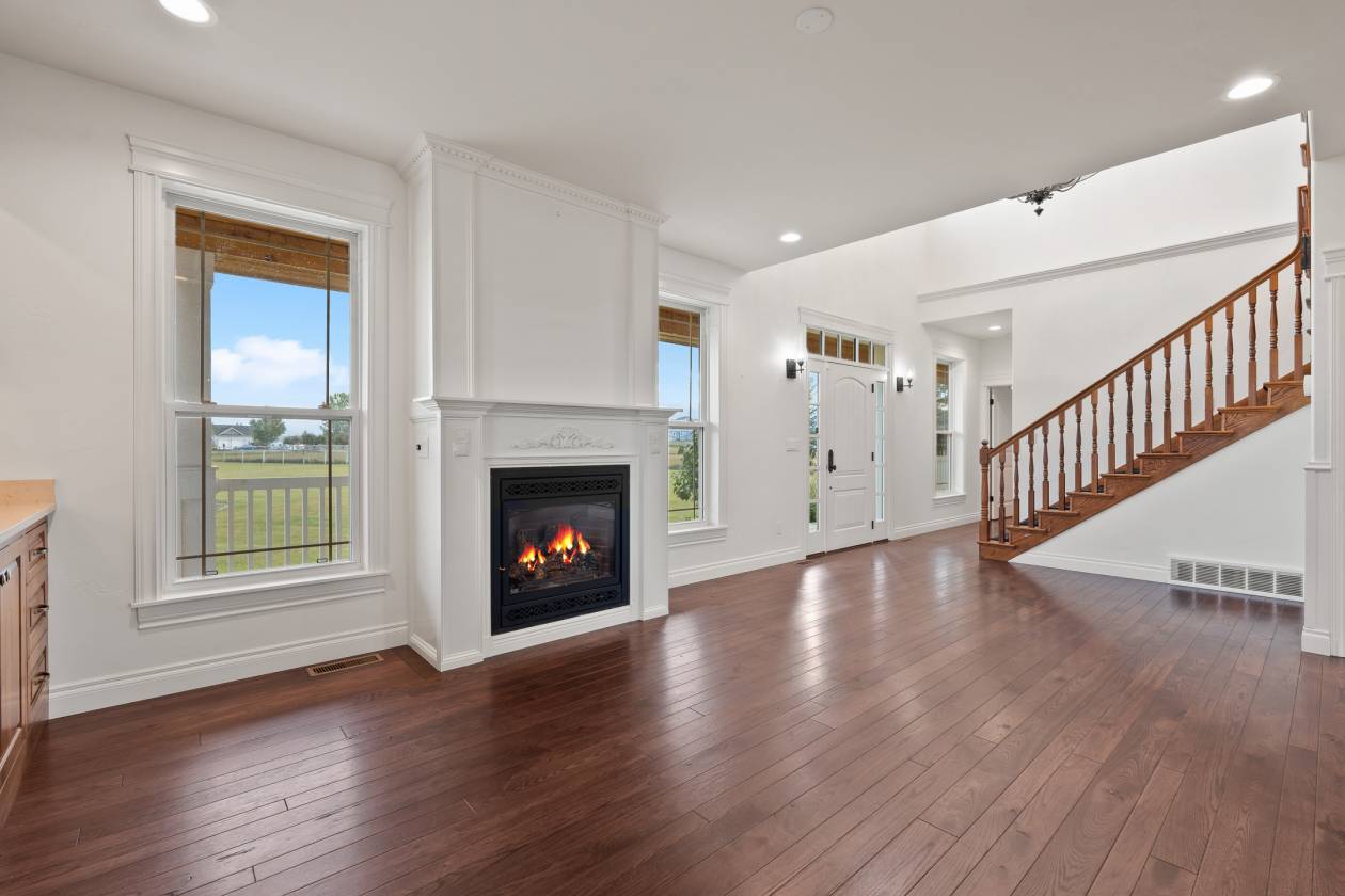 Epitome of Equestrian Luxury in the Heart of NW MT - photo 8
