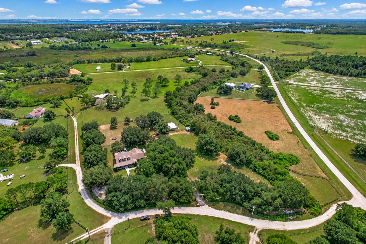 Restored 90s Chic Equestrian Estate - photo 10