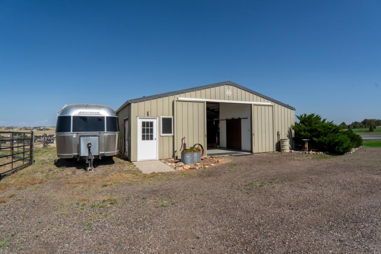Exceptional Equestrian Estate With Indoor Arena - photo 23