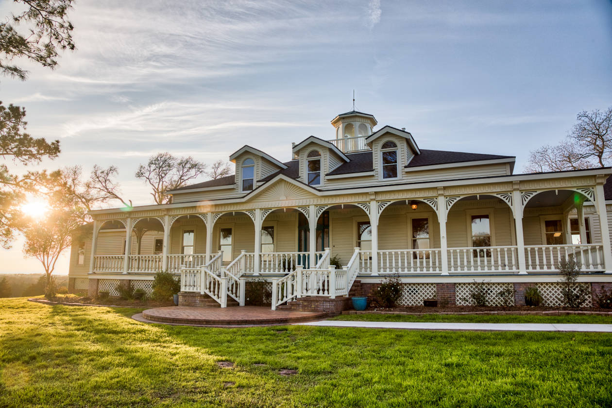 Blue Skies Ranch Exclusive Luxury Farmhouse Burton, Washington