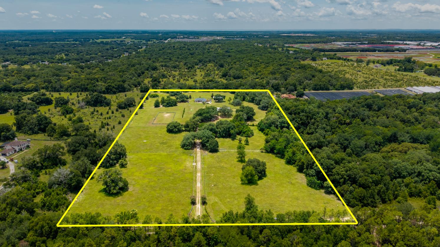 20 ACRE EQUESTRIAN PARADISE WITH NO HOA - photo 4