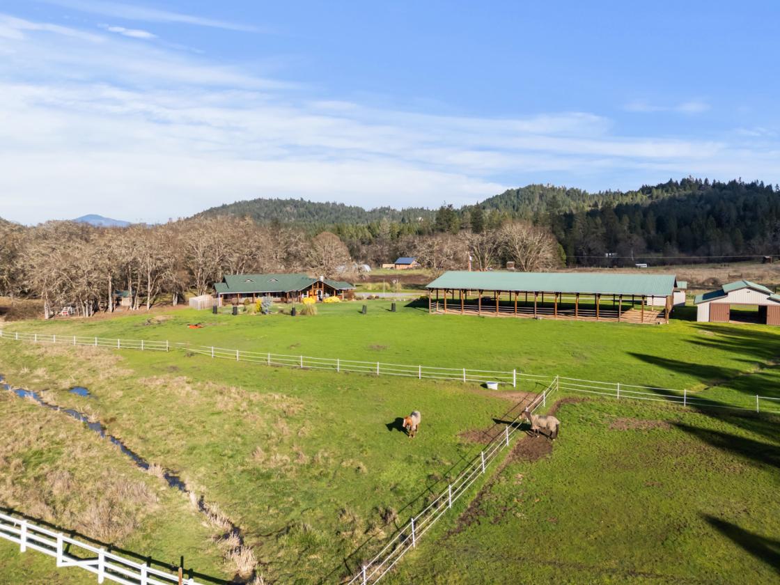 Amazing Horse Property in Southern Oregon - photo 1