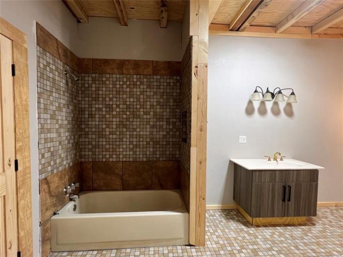 Secluded Cabin Home with Multi-use Land - photo 20