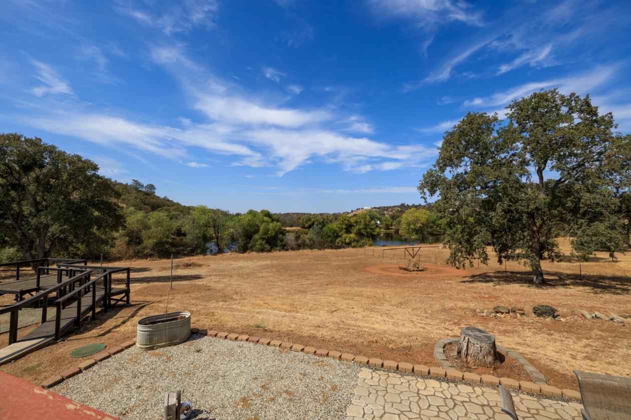 SPECTACTULAR LAKE FRONT HORSE PROPERTY RANCHETTE!! - photo 24