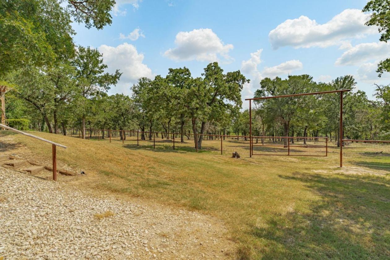 10 Acre, 3/2, Horse Property in Horsemans Ranch - photo 22