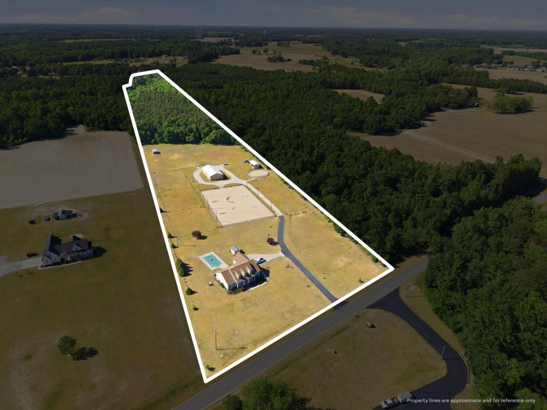 Horse Farm with Lighted Riding Arena and Pool - photo 2
