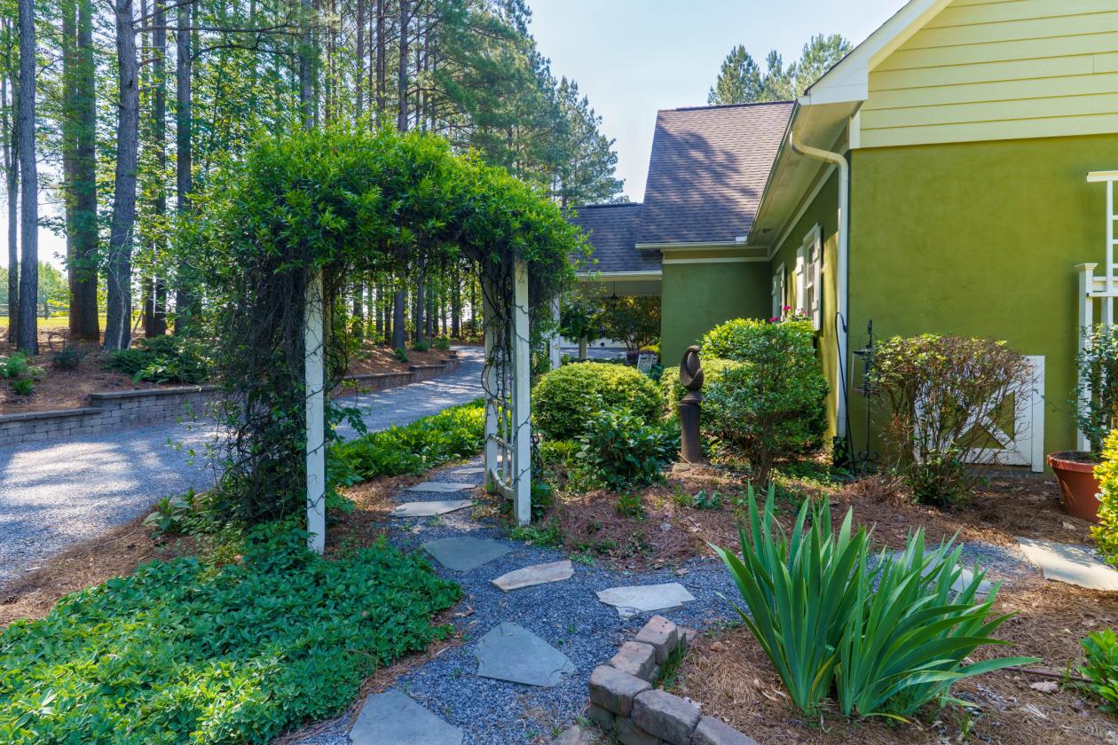 Stunning Equestrian Estate - photo 13