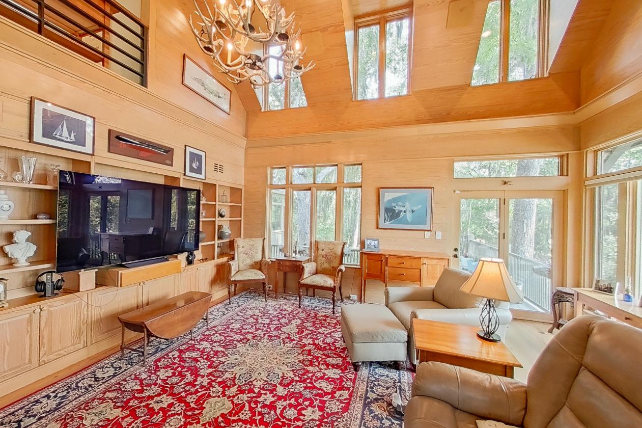 Striking Home In Brays Island Community - photo 9