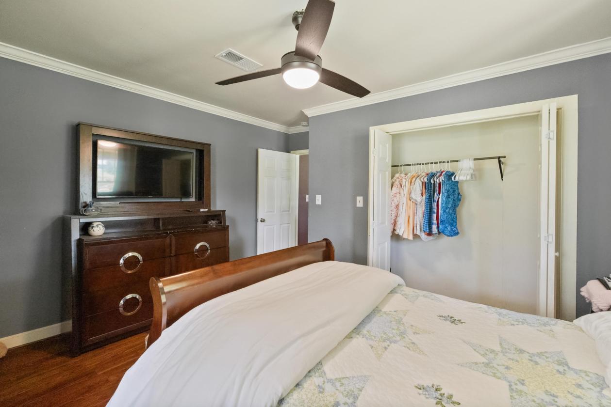 Beautiful Restored Farm House & The Perfect Land - photo 27