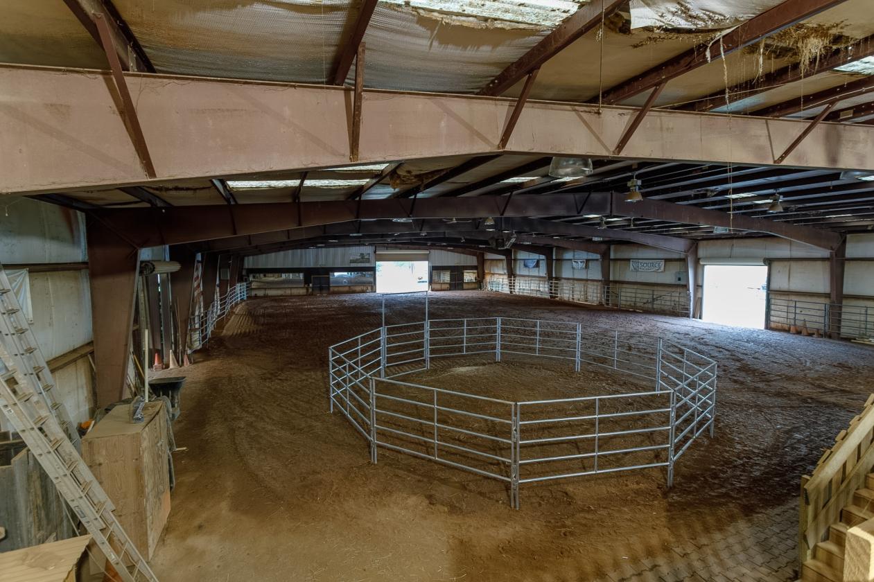 Heated Indoor 67 Acre Horse Training Facility - photo 22