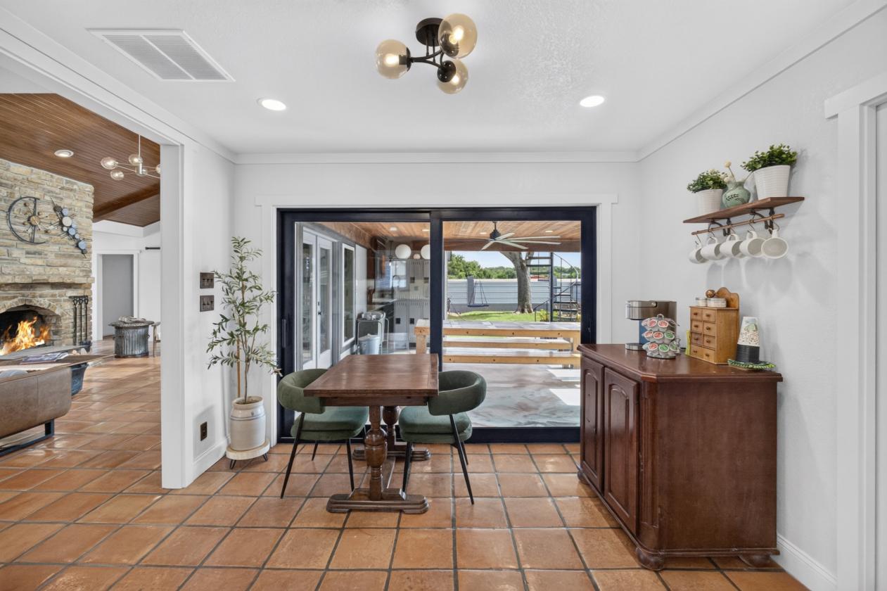3.8 Acres Just Minutes Away from the City - photo 8