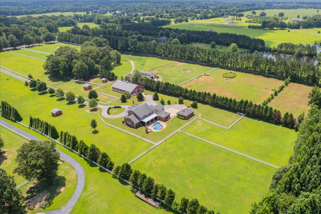 Luxury Equestrian Estate on 13.5 Acres - photo 24