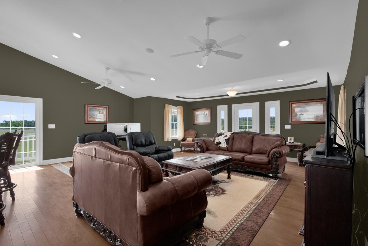 Horse Farm & Equestrian Center - photo 18