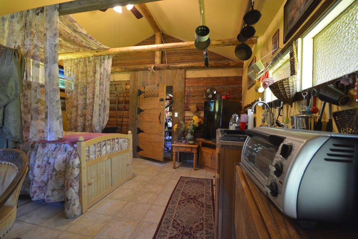 1 CABIN 1 COTTAGE 2 BARNS 4.5 ACRES - photo 18