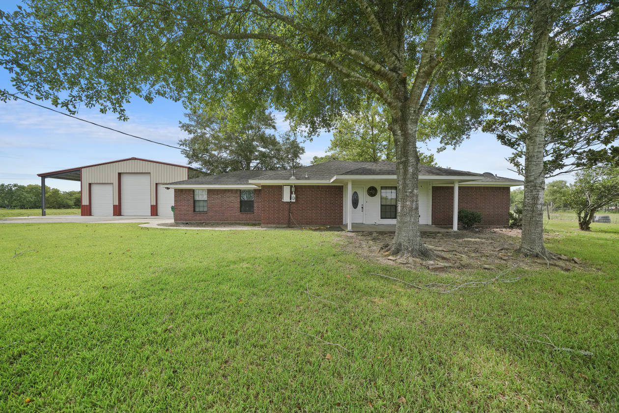 7 Unrestricted Acres with Remodeled Home, New 5 Stall