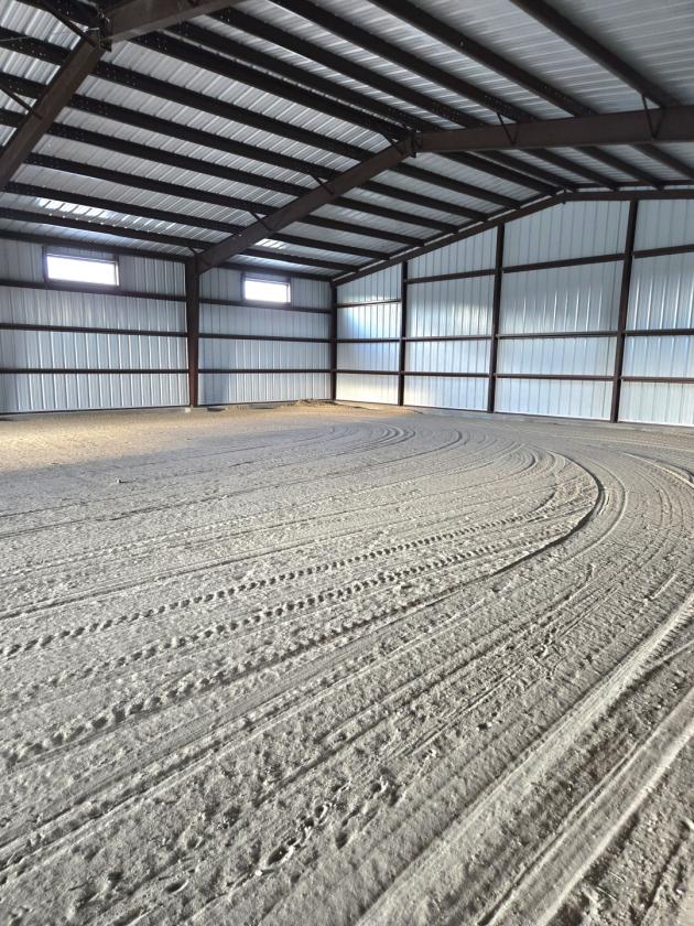 Custom Bardominium Home, New Barn, Indoor Arena! - photo 30
