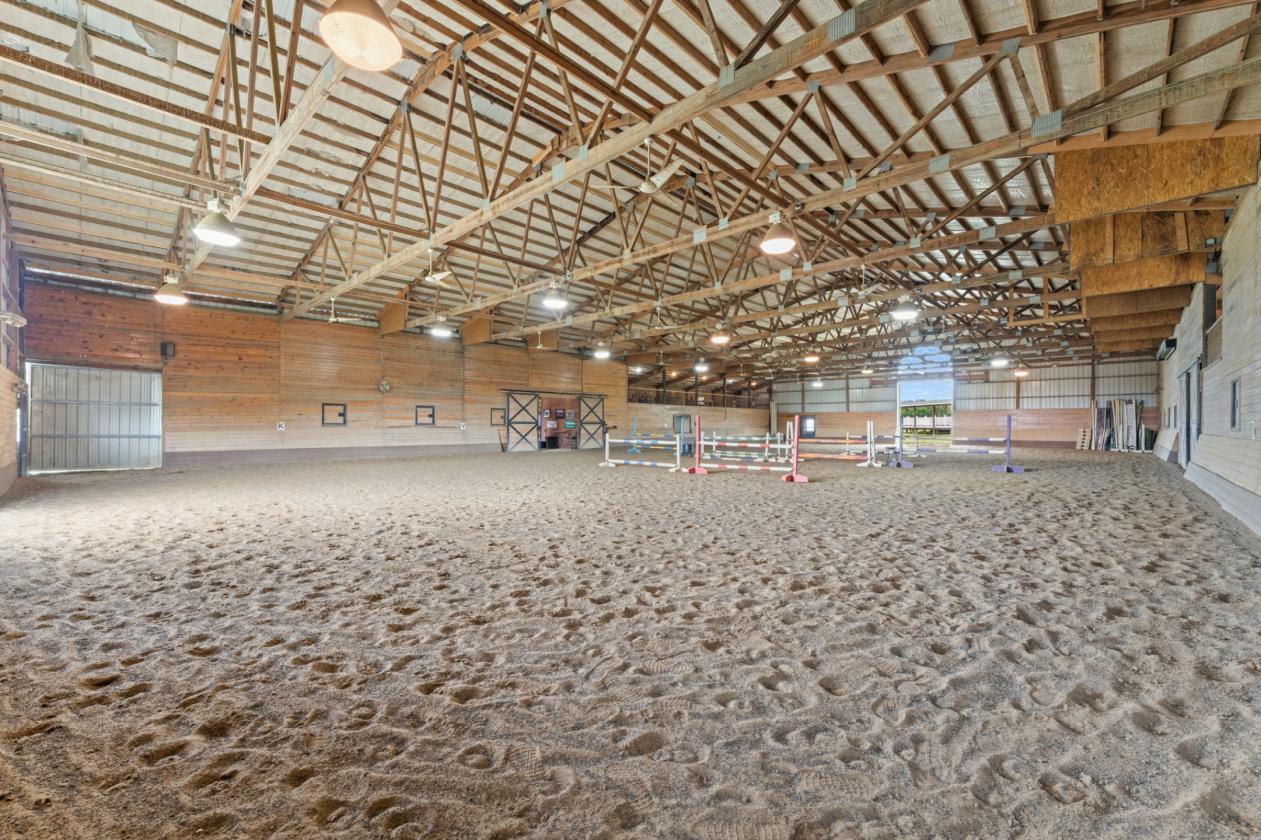 57 Stalls Indoor Arena ~Outdoor Arena ~25 Acres - photo 14