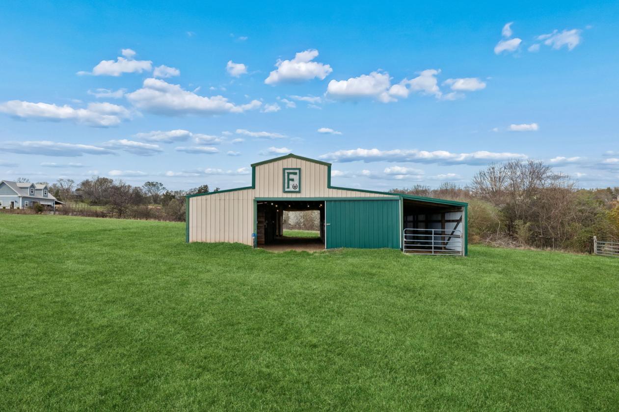 11-acre Horse or Hobby Farm with 5 stall barn - photo 6