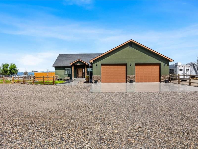 Horse Property for sale.