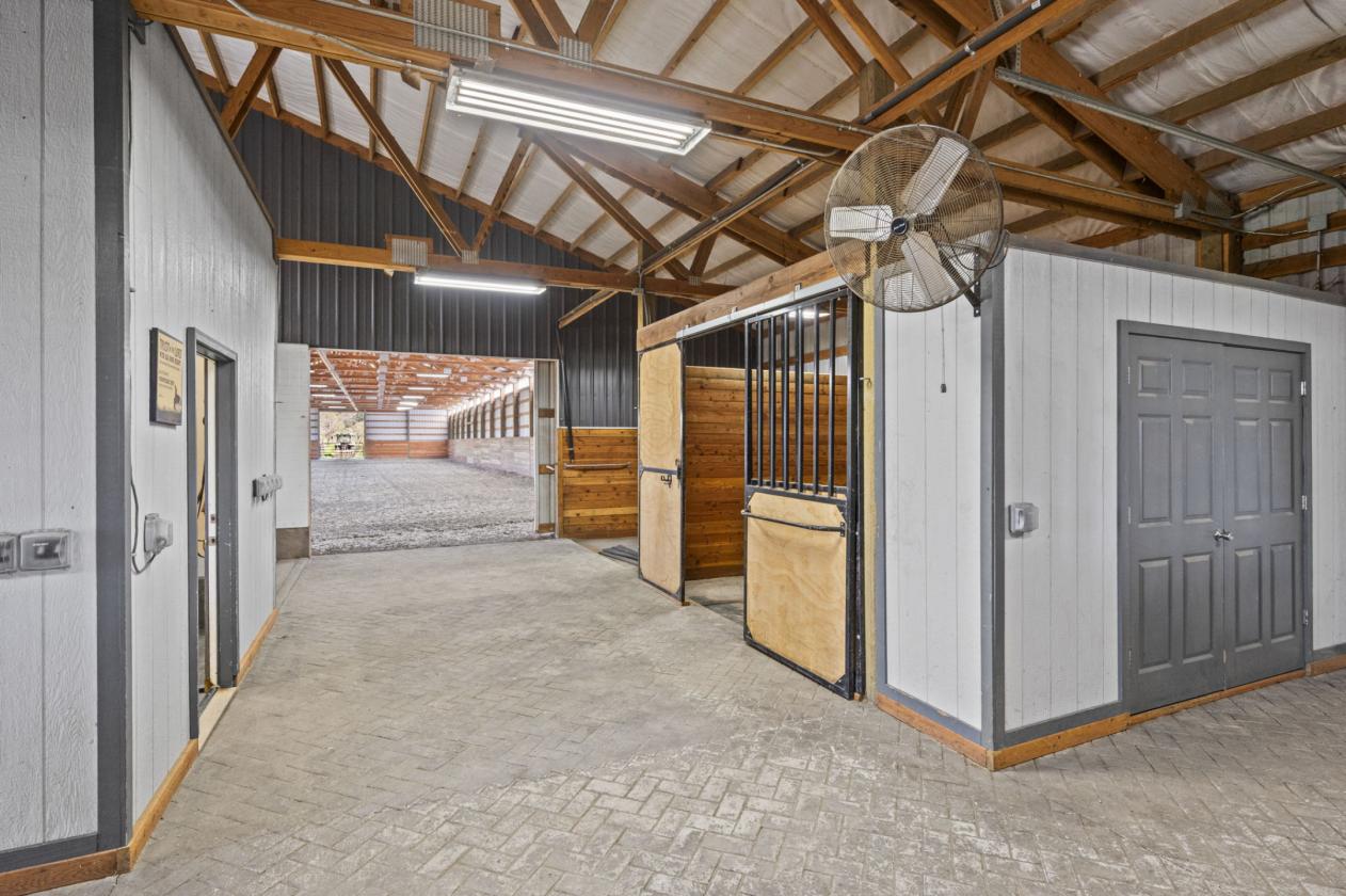 Equestrian & livestock property with 2 Homes - photo 19