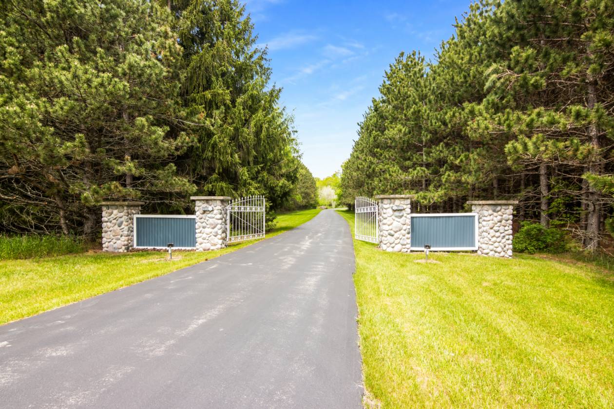 Horse Property for sale.