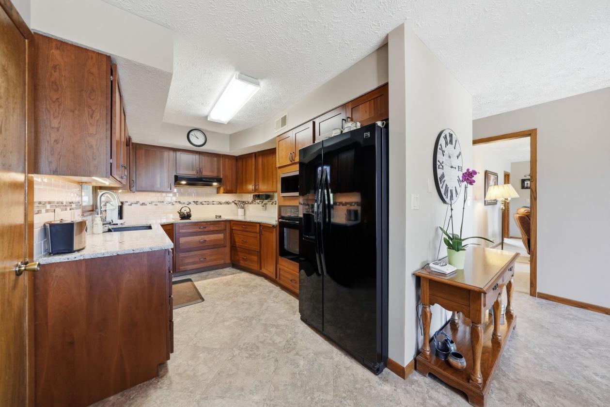 Meticulously Well Maintained Acreage! - photo 13
