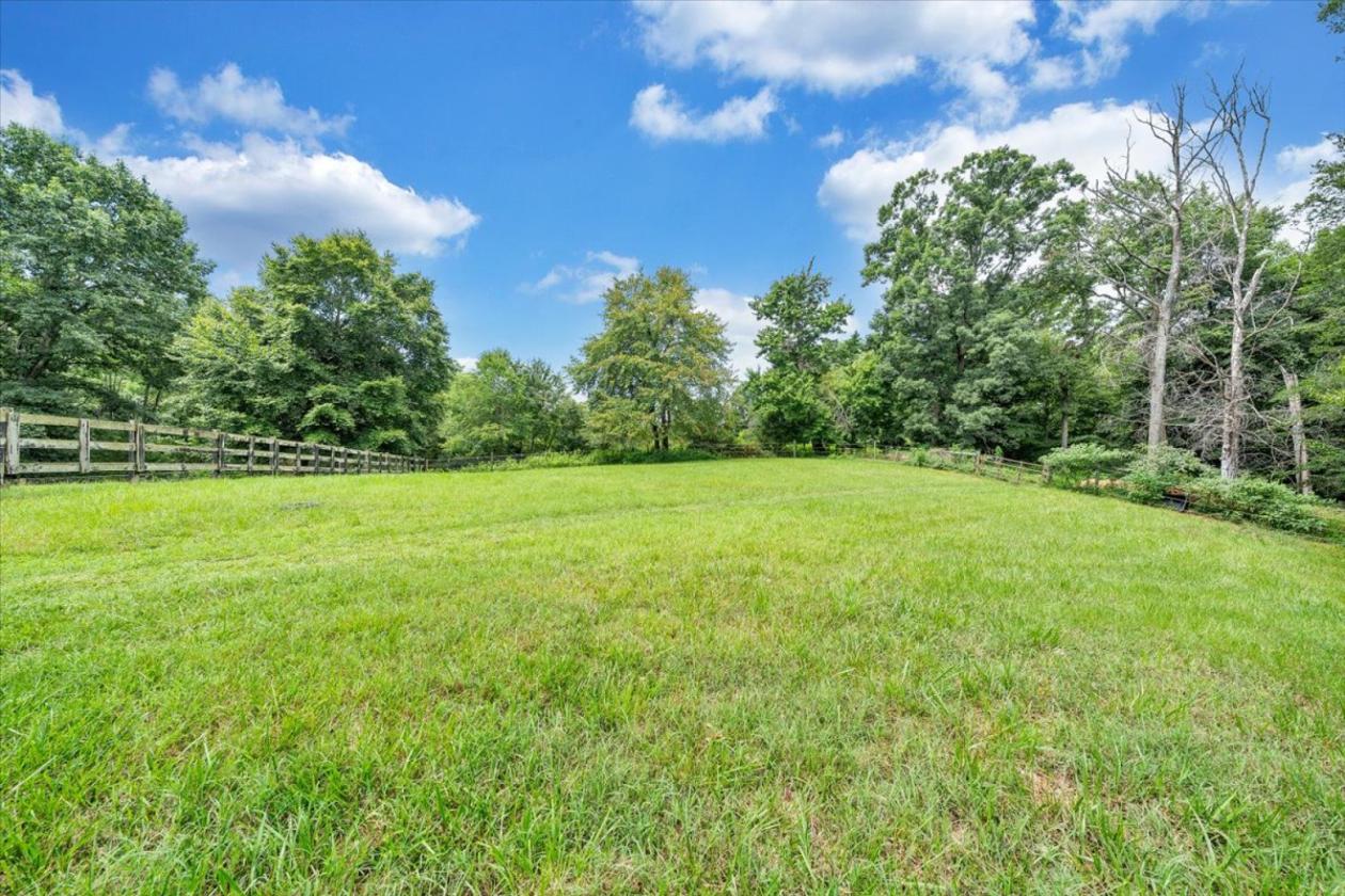 Private Setting Horse Farm - photo 23