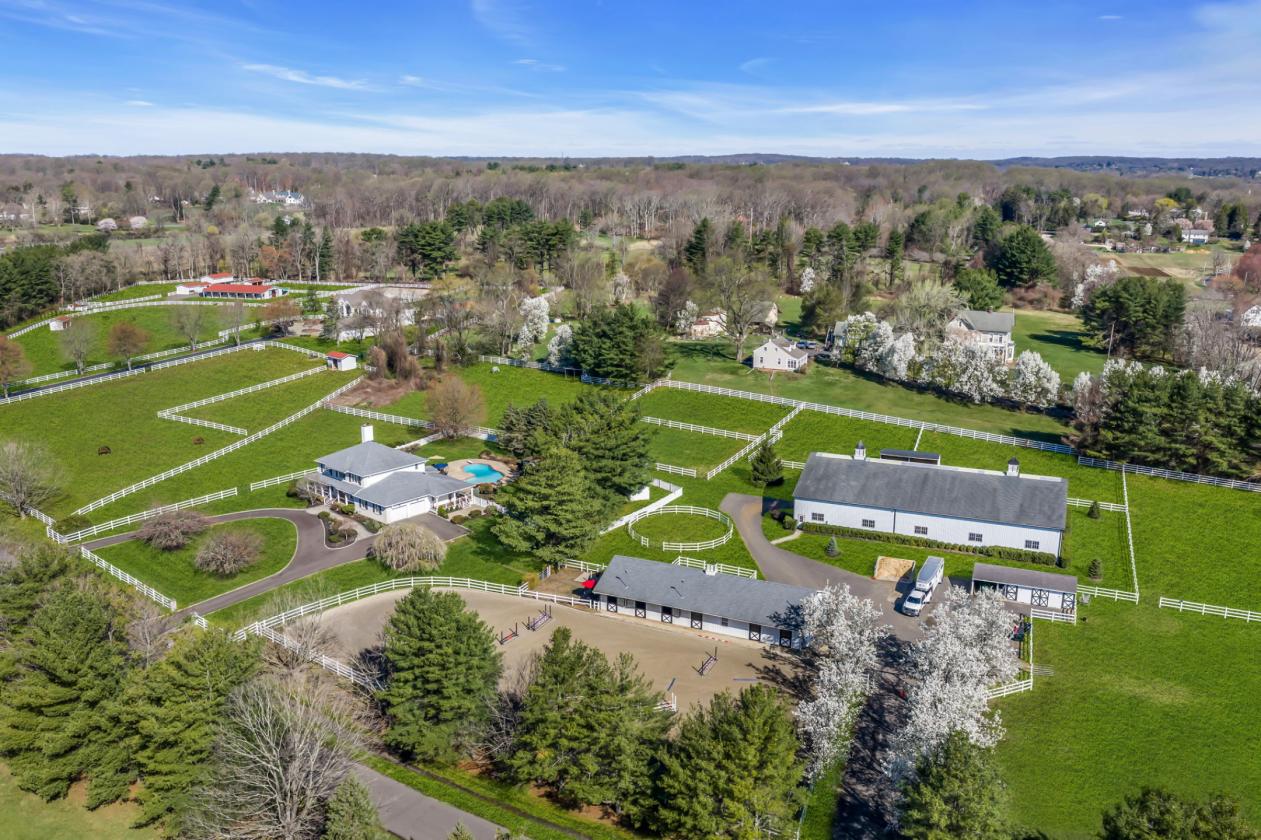 Remarkable Equestrian Estate on 6 Acres - photo 7