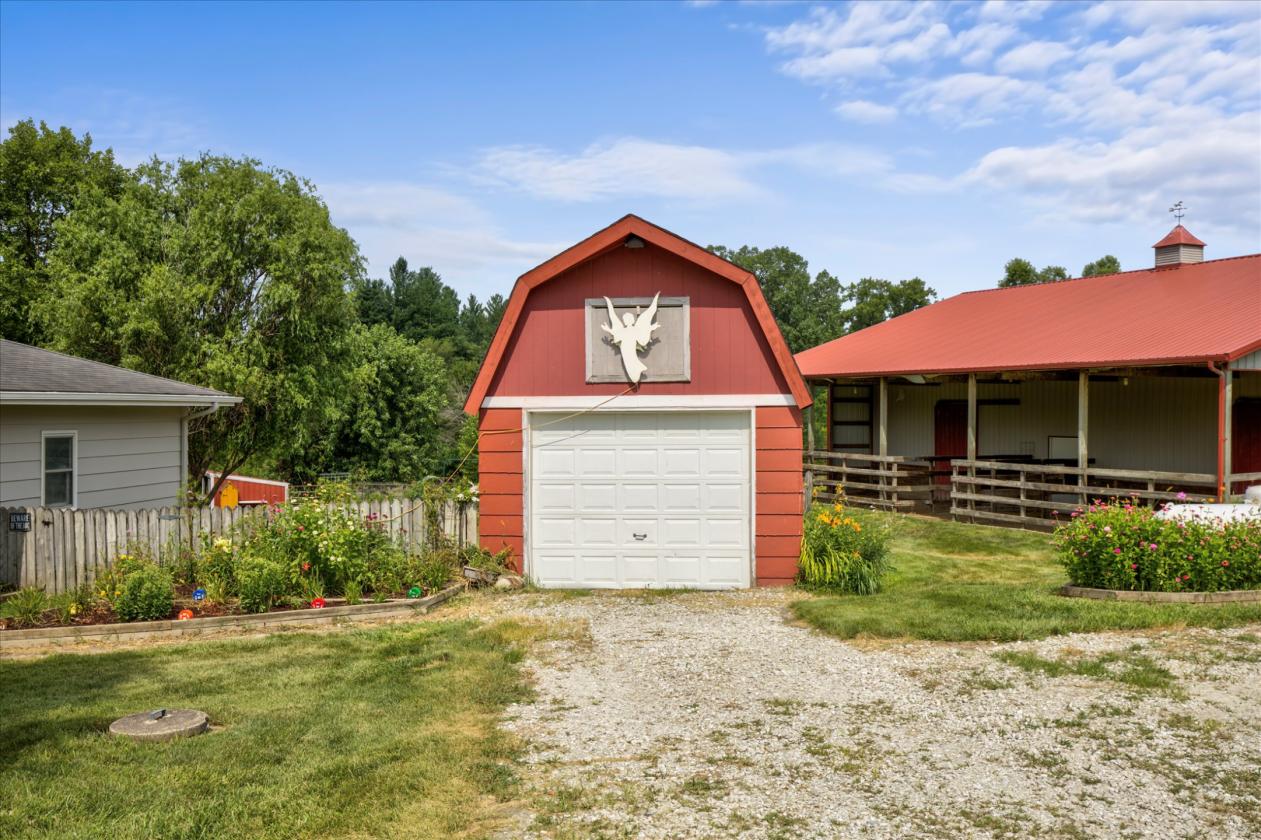 Turnkey Horse Property between Indianola + Norwalk - photo 13