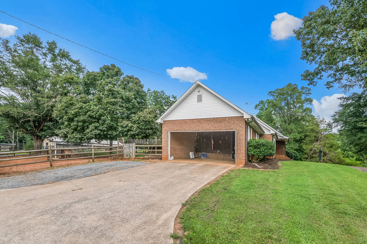 Horse property for sale with privacy and 106 beautiful acres