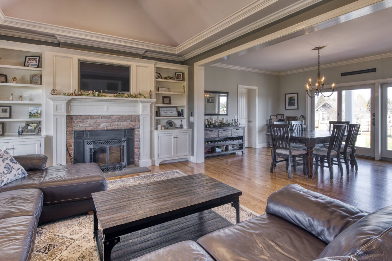 Sequestered Equestrian Compound with Custom High End Home Baiting