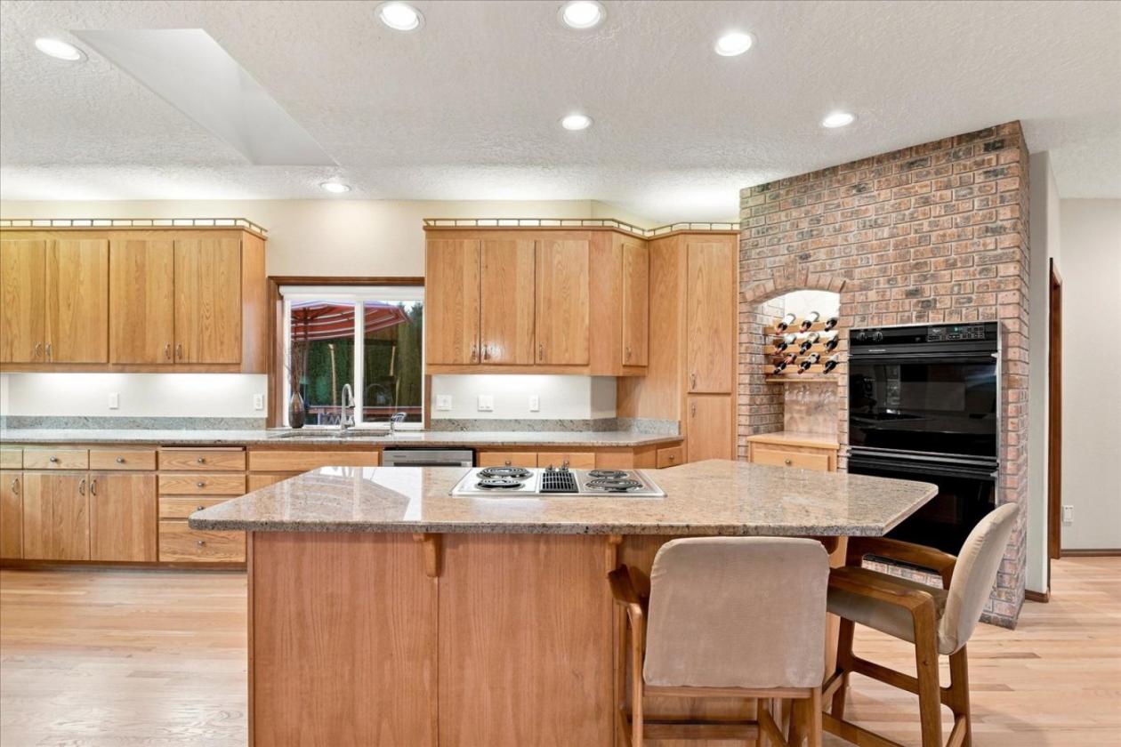 Custom Home on 7+ Acres in West Ridgefield - photo 16