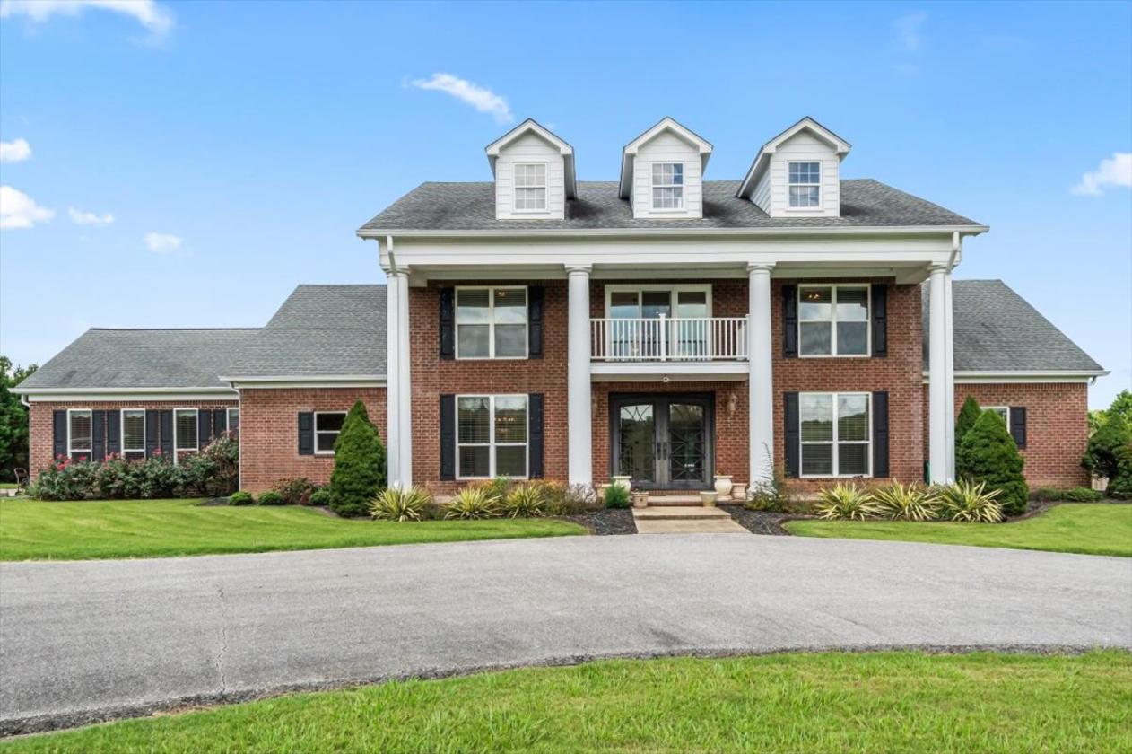 Luxury Equestrian Estate on 13.5 Acres - photo 10